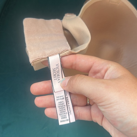 Victoria Secret LOVE CLOUD Smooth Lightly Lined Demi Bra 38DDD - Picture 4 of 11